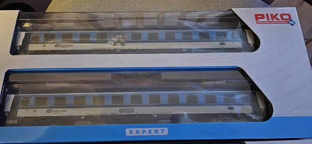 Piko CD Eurofima Rijtuigen Met Piko Binnenverlichting 